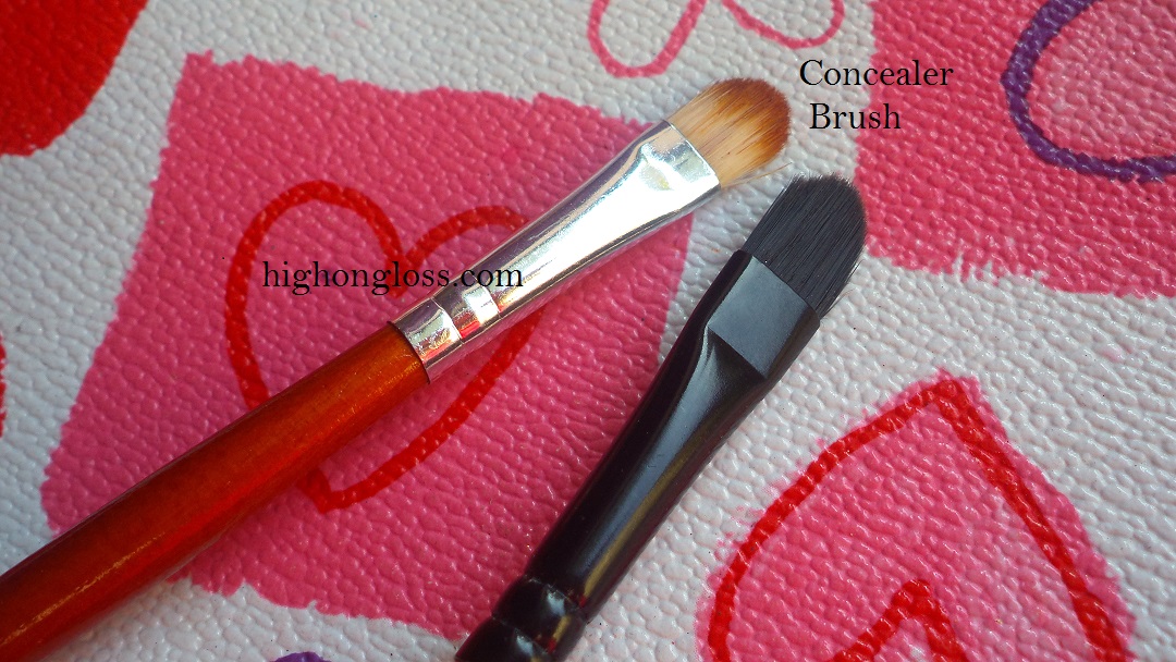 concealer-brush