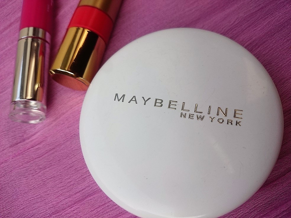 Maybelline White Superfresh 12HR Whitening Perfecting Compact