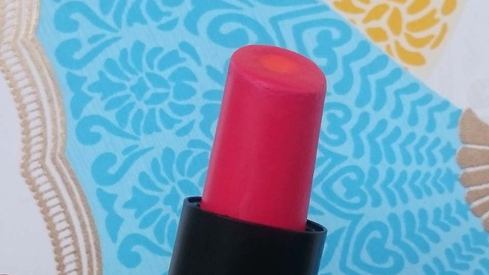 elle 18 color boost lip colour superlicious red 10 (5)