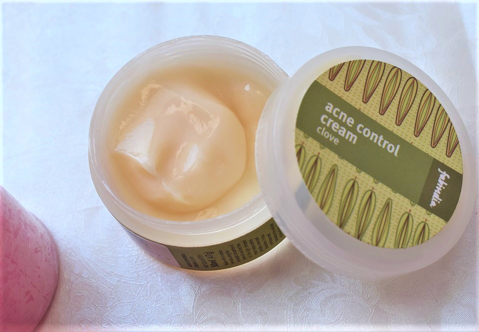 fabindia clove acne control cream (2)