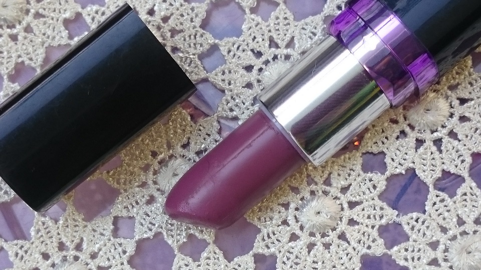 maybelline colorshow lipstick violet delight 405 (4)