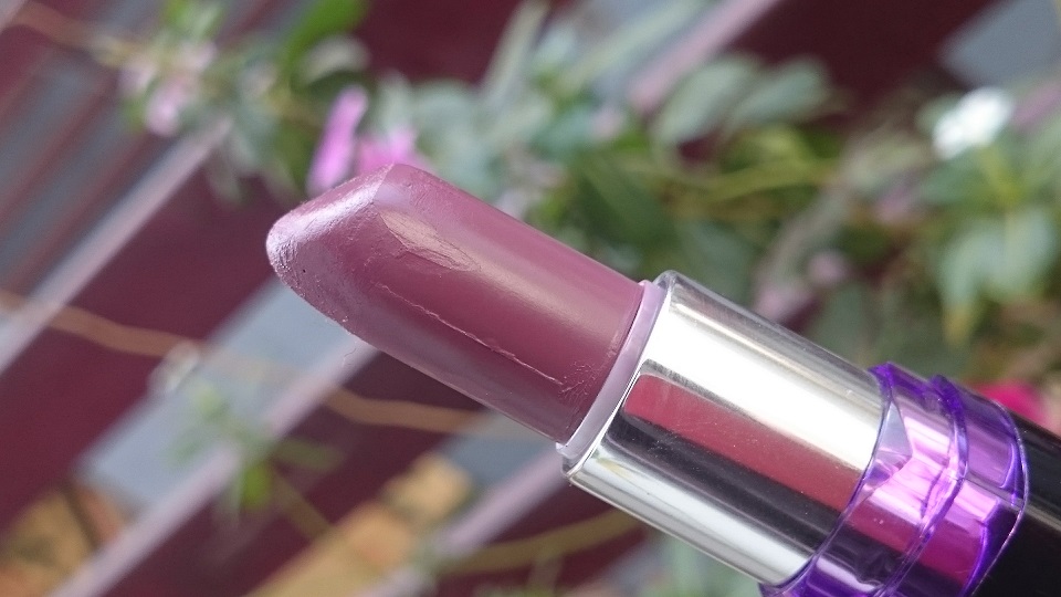 maybelline colorshow lipstick violet delight 405 (5)