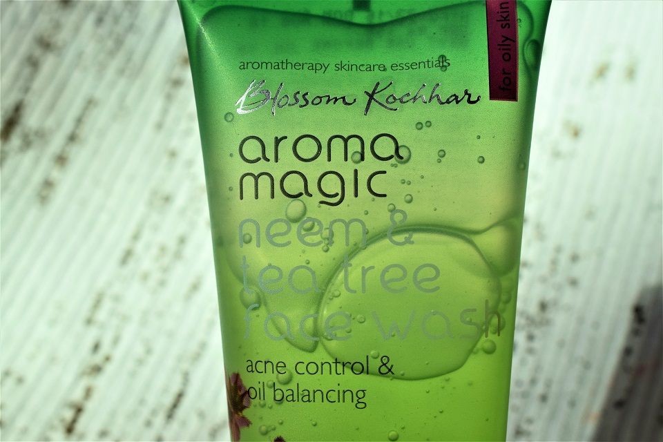 aroma magic neem & tea tree face wash (3)