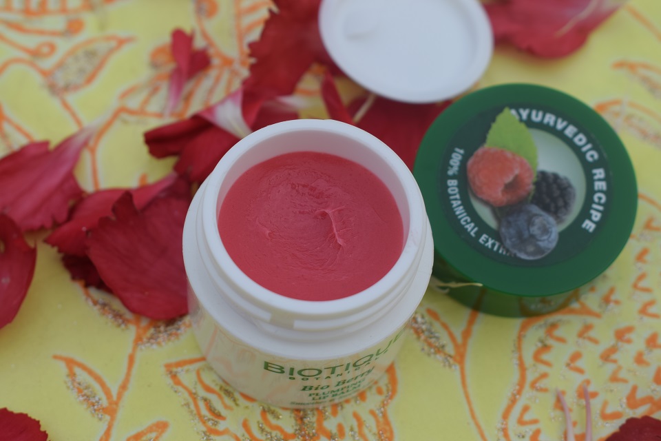 Biotique Bio Berry Plumping Lip Balm (3)
