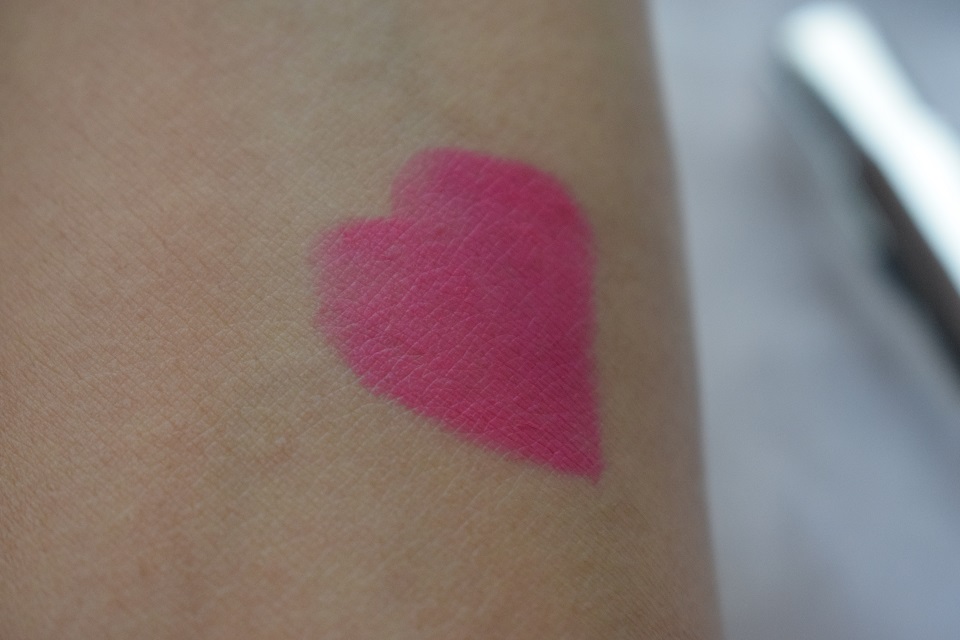 Lotus Make-Up ECOSTAY Butter Matte Lip Color  Pink Petal - Swatch