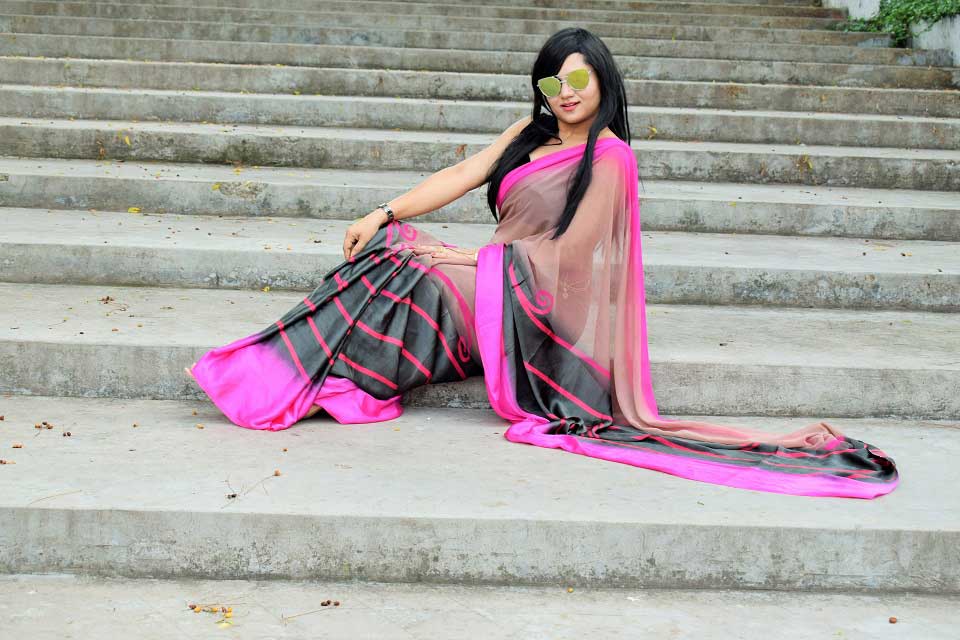 How To Look Stylish In A Saree With Minimal Investment