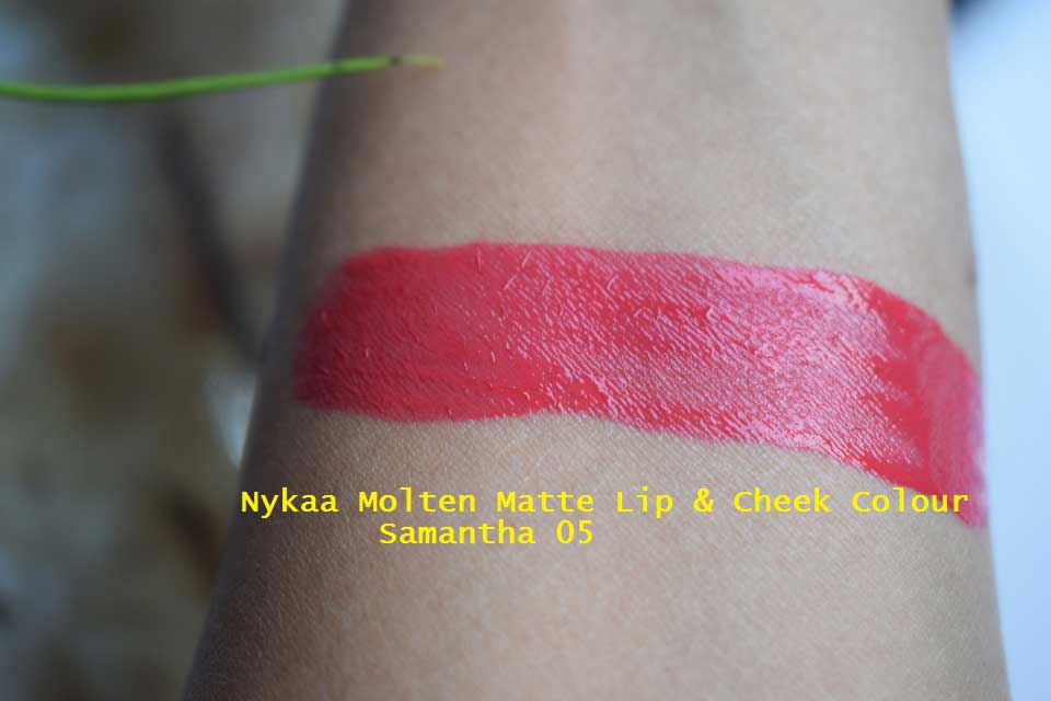 Nykaa-Molten-Matte-Lip-&-Cheek-Colour-Samantha-05-Swatcch-(2)