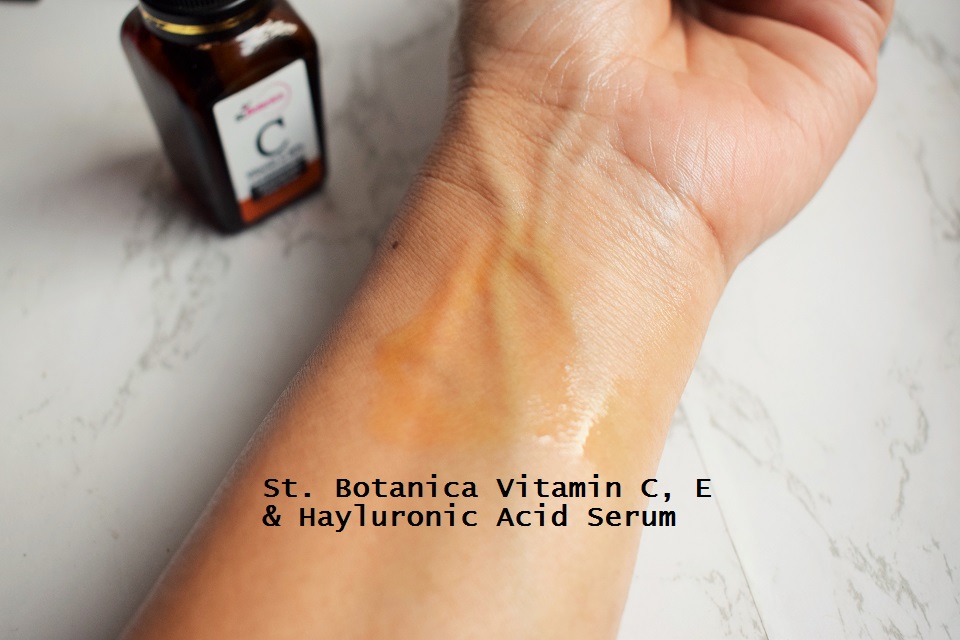 St. Botanica Vitamin C, E & Hayluronic Acid Serum Swatch