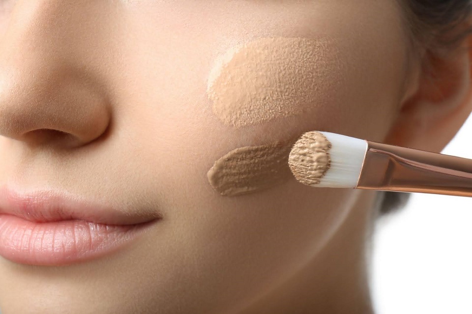 Get a Flawless Look With a Natural Full-Coverage Foundation! - High On Gloss